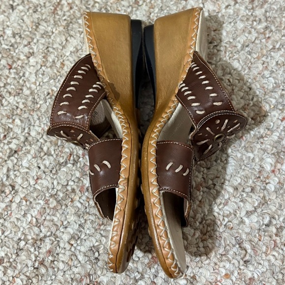 Rieker sz 38 (US 7) Brown Slip On Wedge w/Floral Design Padded Leather Footbed - Picture 6 of 8